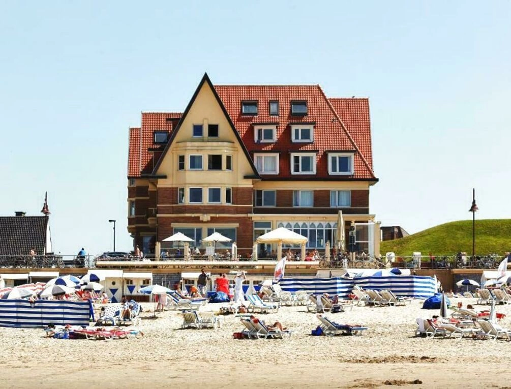 Afbeelding gerelateerd aan Beach Hotel