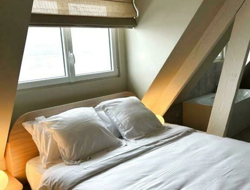 Afbeelding gerelateerd aan Face à la mer