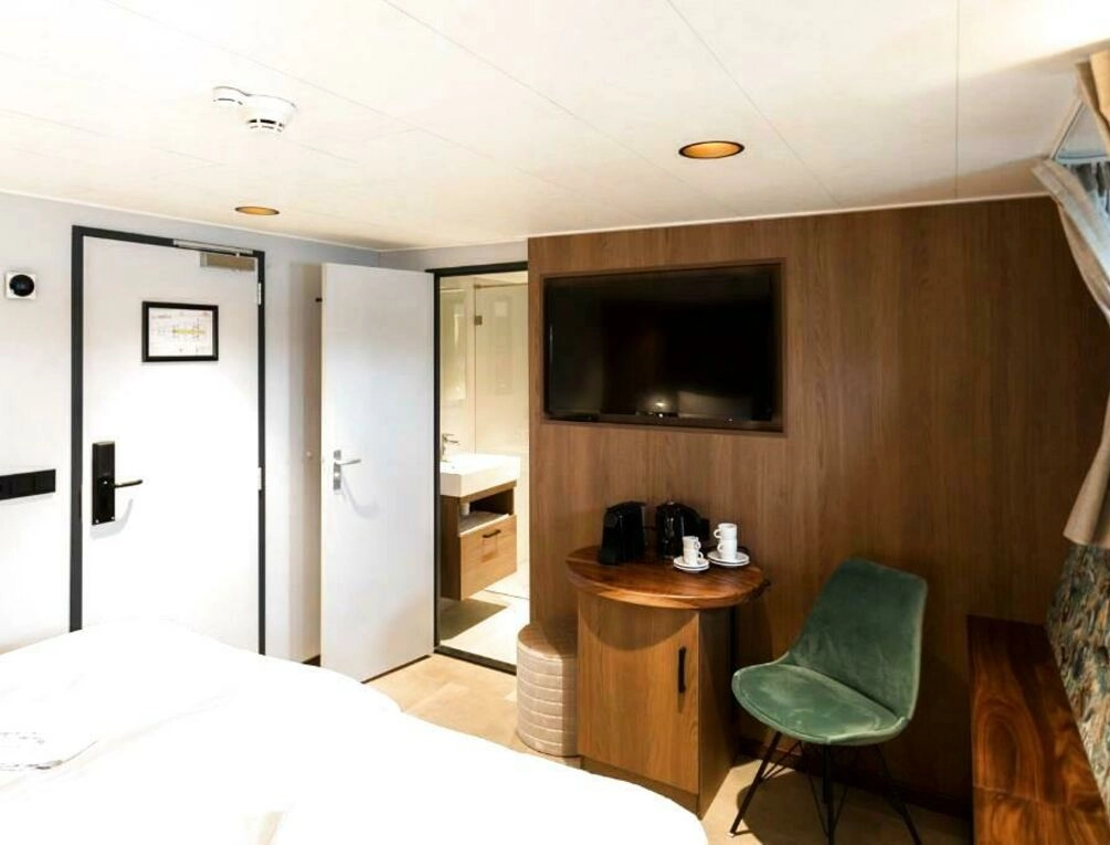 Afbeelding gerelateerd aan Hotelboot Koningin Emma I Kloeg Collection