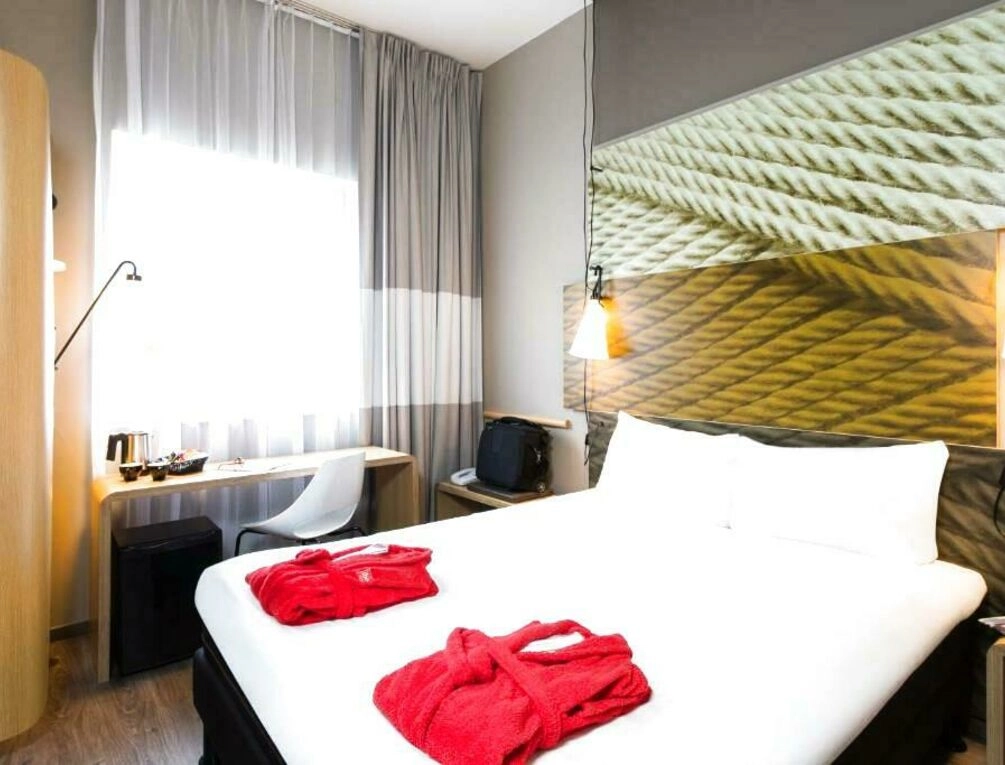 Afbeelding gerelateerd aan ibis De Haan