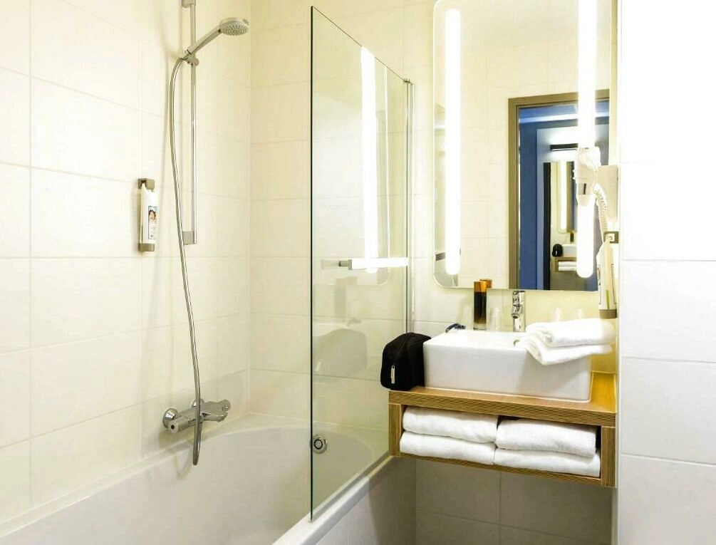 Afbeelding gerelateerd aan ibis De Haan