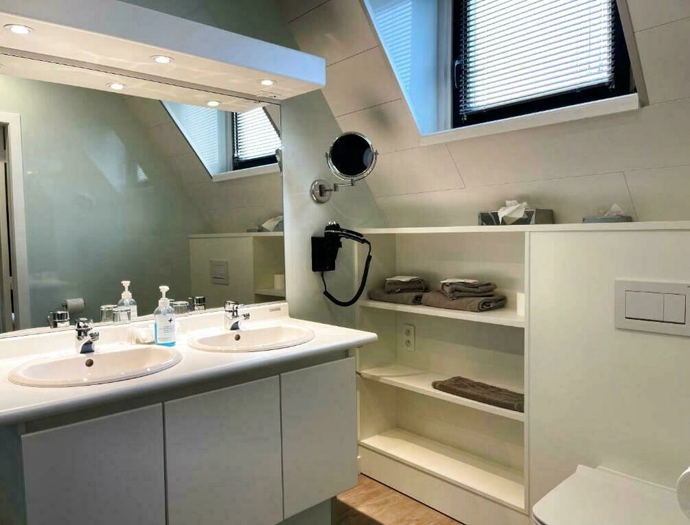 Afbeelding gerelateerd aan Villa Hotel