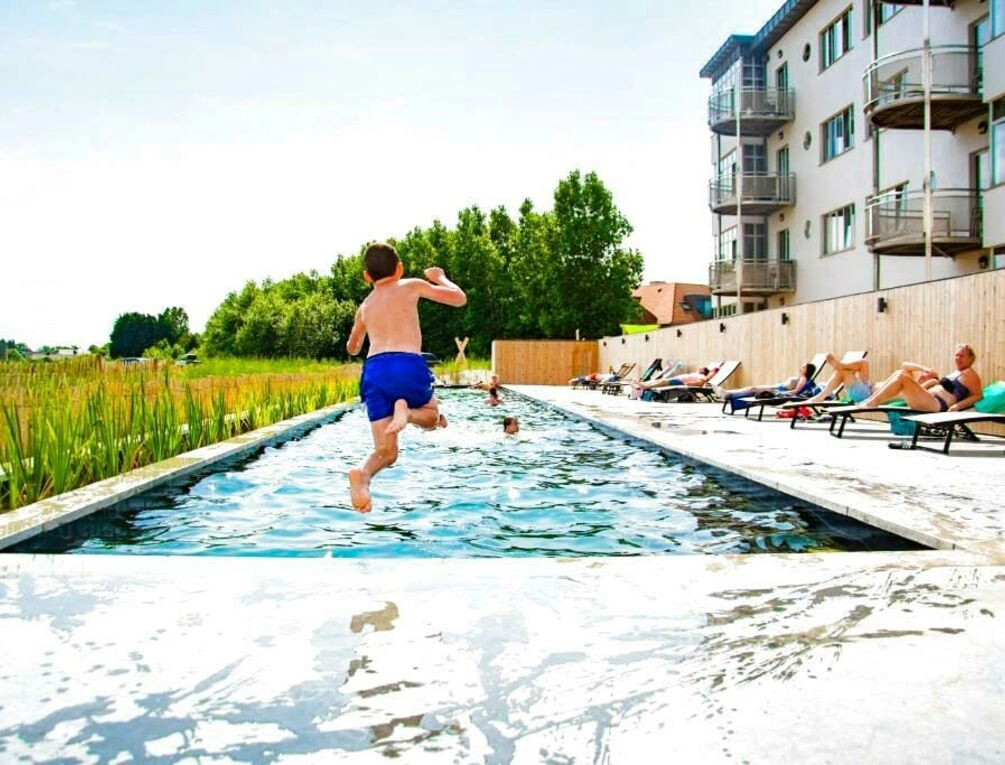 Afbeelding gerelateerd aan West Bay